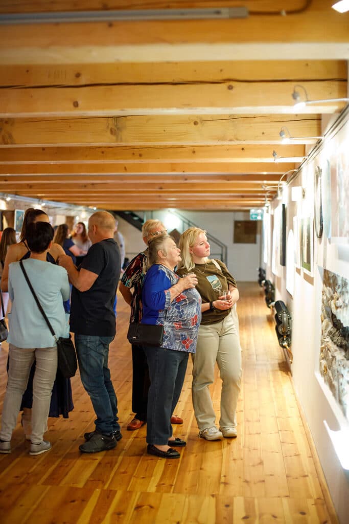 Fotografie z Vernisáže a Výstavy obrazů v Dvůr Všerad - Kristýna Smetanová