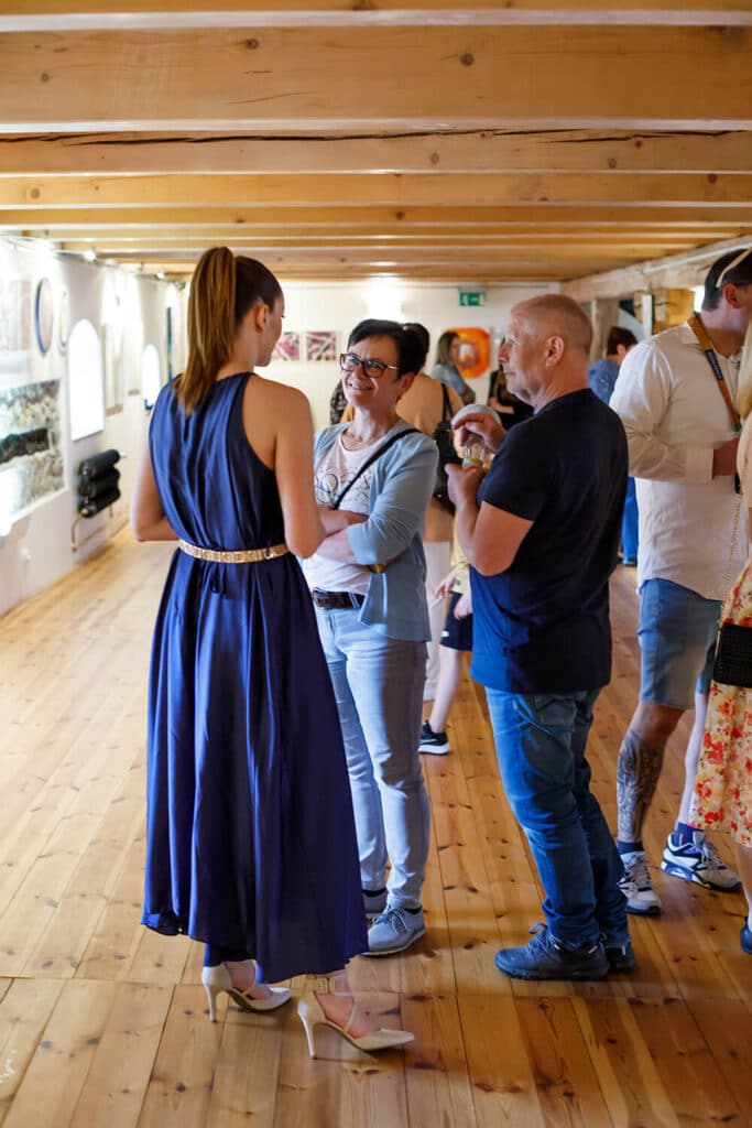 Fotografie z Vernisáže a Výstavy obrazů v Dvůr Všerad - Kristýna Smetanová